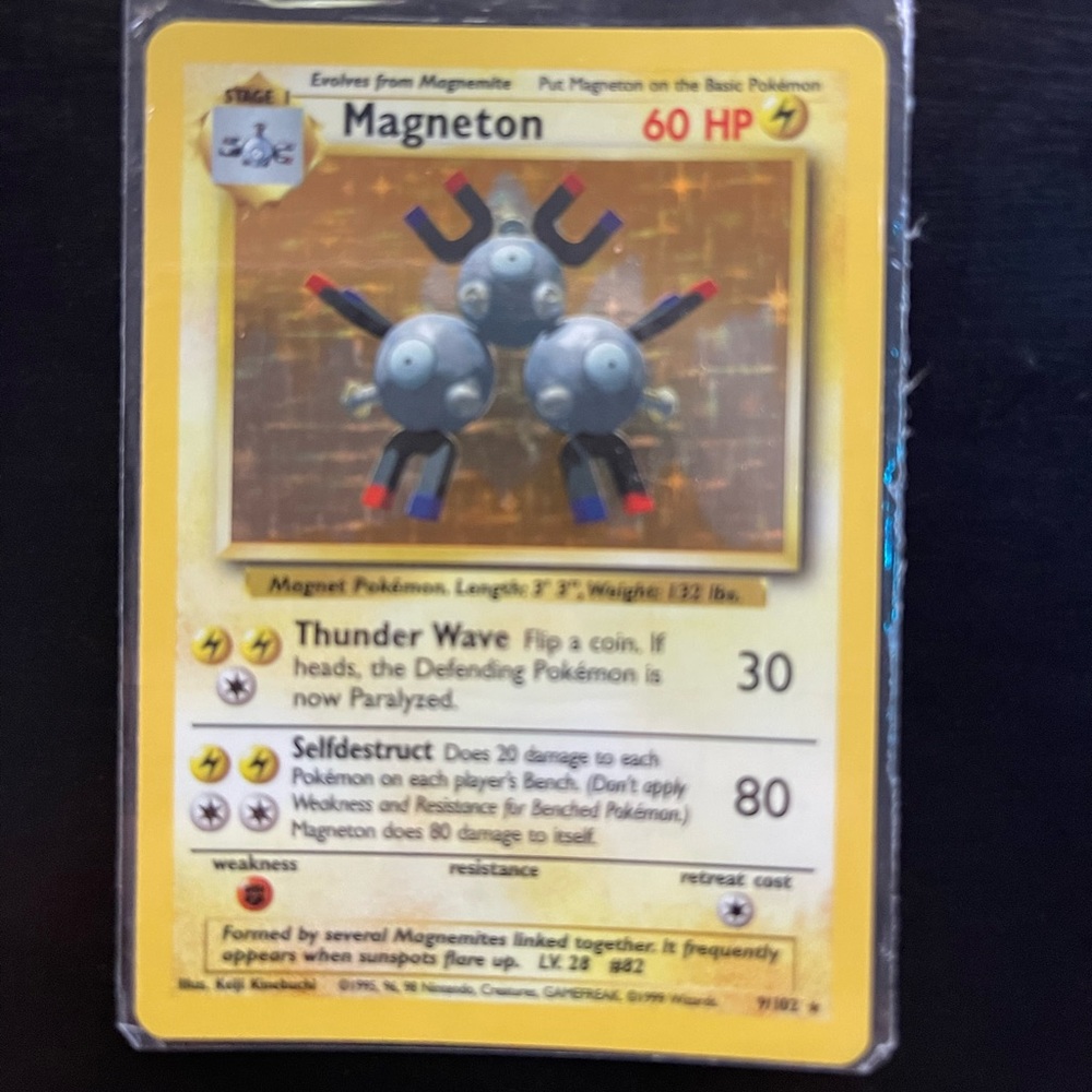 Magneton 1999 Holo 9/102 Pokemon Base Set CGC 7.5 Graded Card #9 Rare